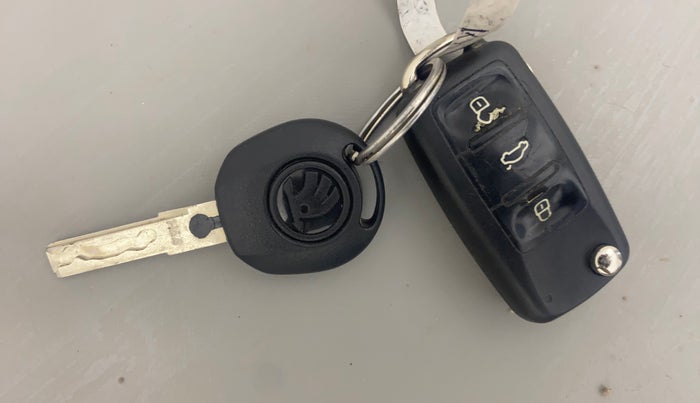 2018 Skoda Rapid AMBITION 1.5 TDI AT, Diesel, Automatic, 1,24,743 km, Key Close Up