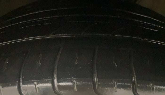 2018 Skoda Rapid AMBITION 1.5 TDI AT, Diesel, Automatic, 1,24,743 km, Left Front Tyre Tread