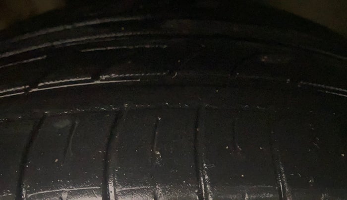 2018 Skoda Rapid AMBITION 1.5 TDI AT, Diesel, Automatic, 1,24,743 km, Right Front Tyre Tread