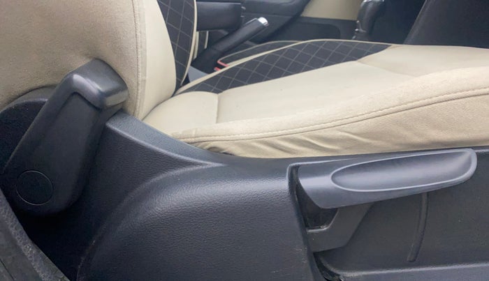 2018 Skoda Rapid AMBITION 1.5 TDI AT, Diesel, Automatic, 1,24,743 km, Driver Side Adjustment Panel