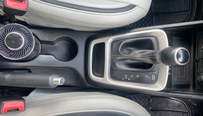 2019 Hyundai VENUE SX PLUS 1.0 TURBO DCT, Petrol, Automatic, 68,486 km, Gear Lever