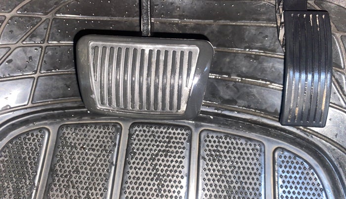 2019 Hyundai VENUE SX PLUS 1.0 TURBO DCT, Petrol, Automatic, 68,486 km, Pedals