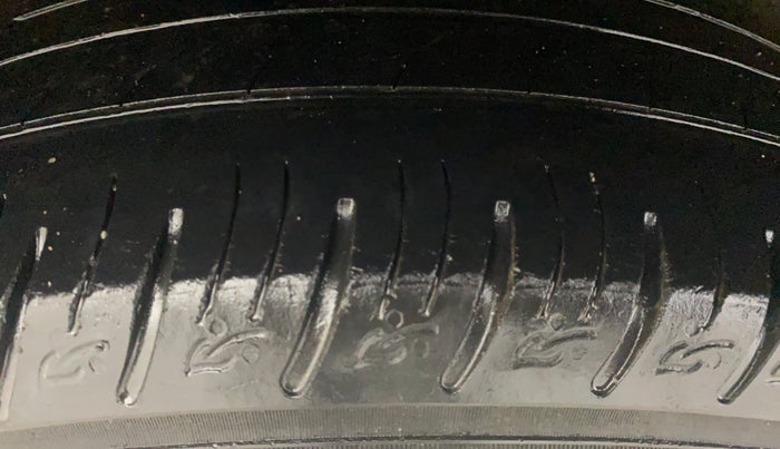 2019 Hyundai VENUE SX PLUS 1.0 TURBO DCT, Petrol, Automatic, 68,486 km, Right Rear Tyre Tread