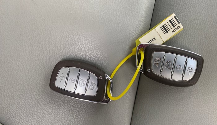 2019 Hyundai VENUE SX PLUS 1.0 TURBO DCT, Petrol, Automatic, 68,486 km, Key Close Up