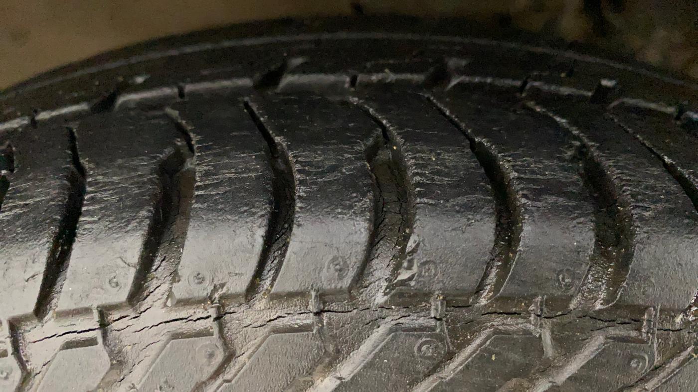 2011 Maruti Alto K10 VXI, Petrol, Manual, 35,116 km, Left Front Tyre Tread