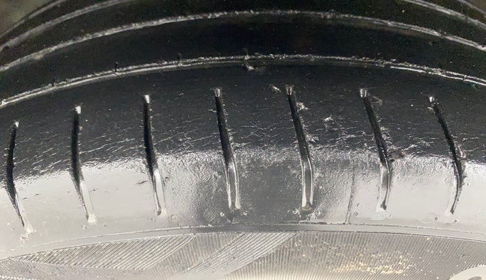 2017 Hyundai Elite i20 ASTA 1.2, Petrol, Manual, 49,960 km, Left Front Tyre Tread