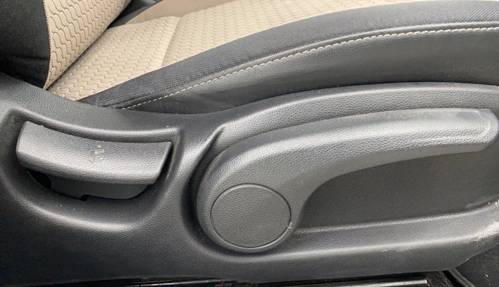 2017 Hyundai Elite i20 ASTA 1.2, Petrol, Manual, 49,960 km, Driver Side Adjustment Panel