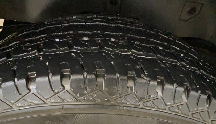 2021 Mahindra Thar LX  P 4WD AT CONVERTIBLE, Petrol, Automatic, 40,907 km, Right Rear Tyre Tread