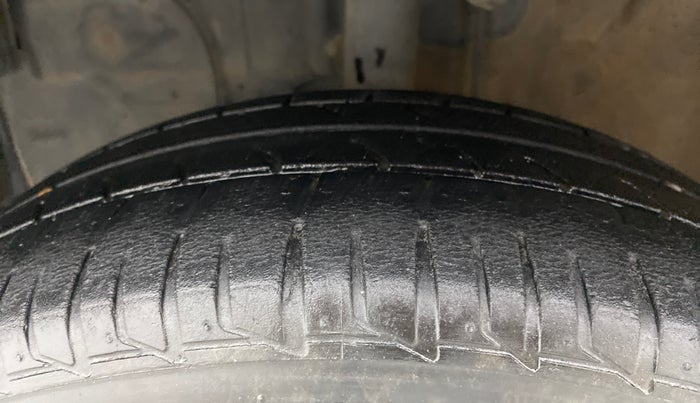 2015 Toyota Etios Liva VD, Diesel, Manual, 1,00,146 km, Left Front Tyre Tread