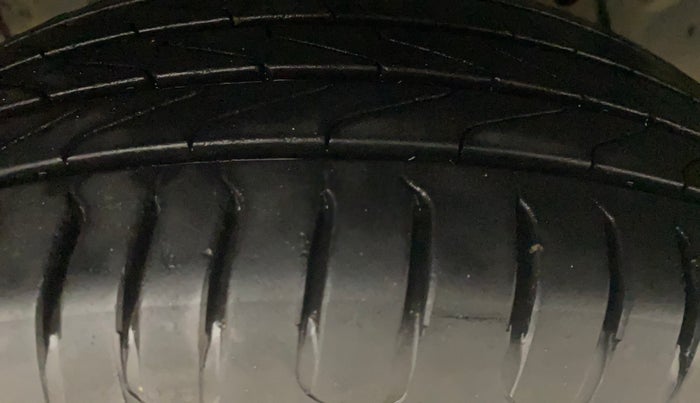 2017 Ford Ecosport TREND+ 1.5L DIESEL, Diesel, Manual, 83,122 km, Right Front Tyre Tread