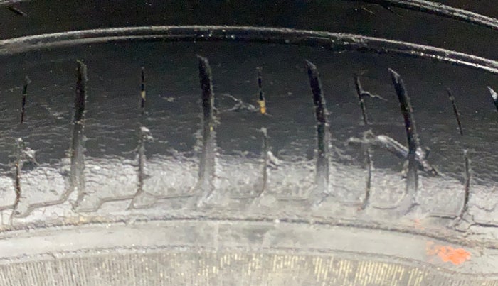 2018 Honda WR-V 1.5L I-DTEC VX MT, Diesel, Manual, 1,10,991 km, Left Rear Tyre Tread