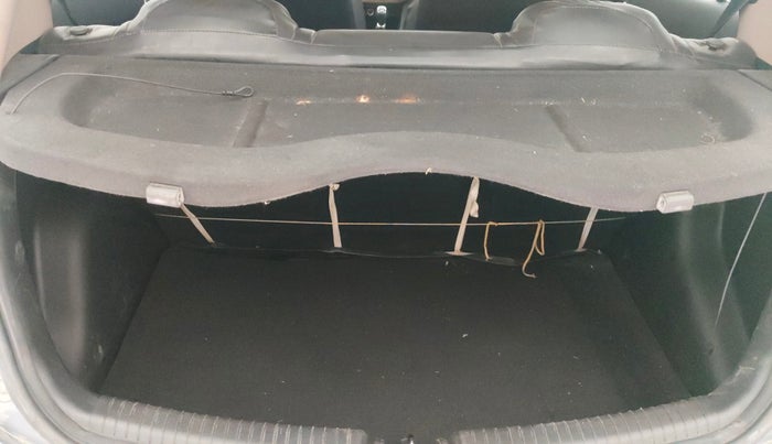 2016 Hyundai Grand i10 SPORTZ 1.2 KAPPA VTVT, Petrol, Manual, 67,313 km, Boot Inside