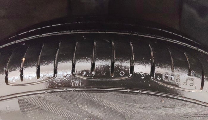 2016 Hyundai Grand i10 SPORTZ 1.2 KAPPA VTVT, Petrol, Manual, 67,313 km, Right Front Tyre Tread