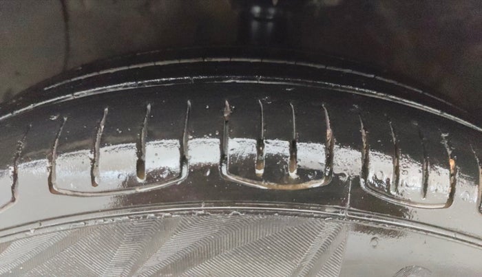 2016 Hyundai Grand i10 SPORTZ 1.2 KAPPA VTVT, Petrol, Manual, 67,313 km, Left Front Tyre Tread