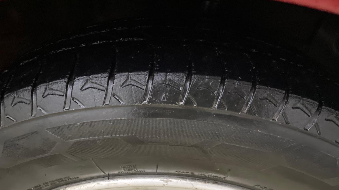 2015 Hyundai Xcent SX 1.2, Petrol, Manual, 95,672 km, Right Front Tyre Tread