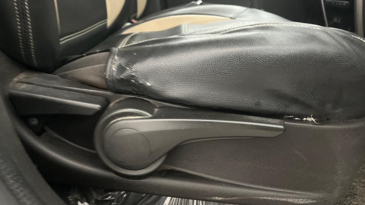 2015 Tata Zest XMS PETROL, Petrol, Manual, 75,897 km, Driver Side Adjustment Panel