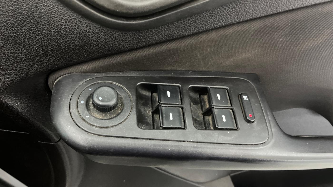 2015 Tata Zest XMS PETROL, Petrol, Manual, 75,897 km, Driver Side Door Panels Control