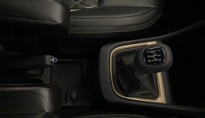 2024 Tata PUNCH ACCOMPLISHED DAZZLE SUNROOF CNG MT, CNG, Manual, 48,461 km, Gear Lever