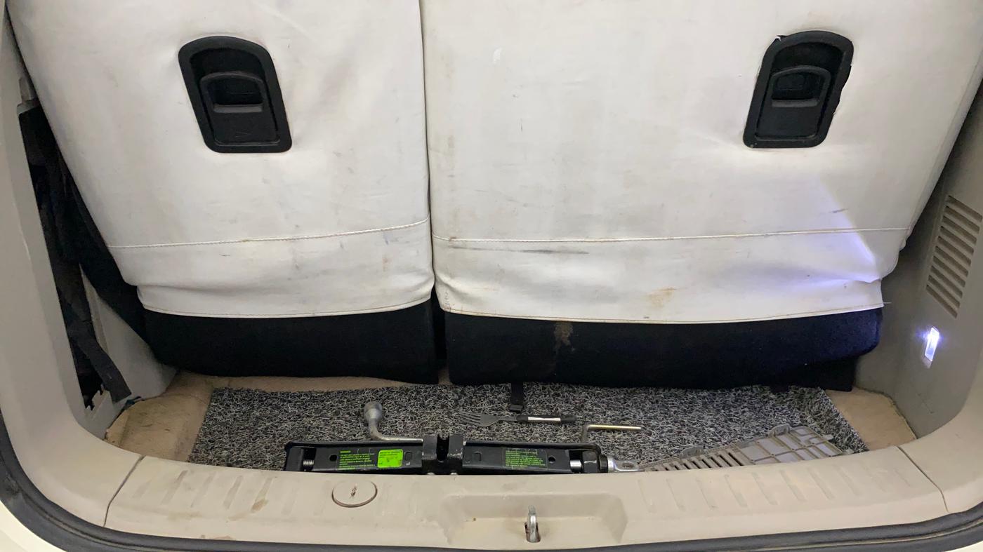 2019 Mahindra MARAZZO M6 7 STR, Diesel, Manual, 94,253 km, Boot Inside