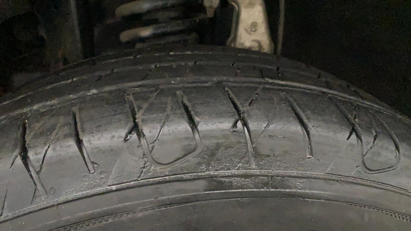 2019 Mahindra MARAZZO M6 7 STR, Diesel, Manual, 94,253 km, Left Front Tyre Tread