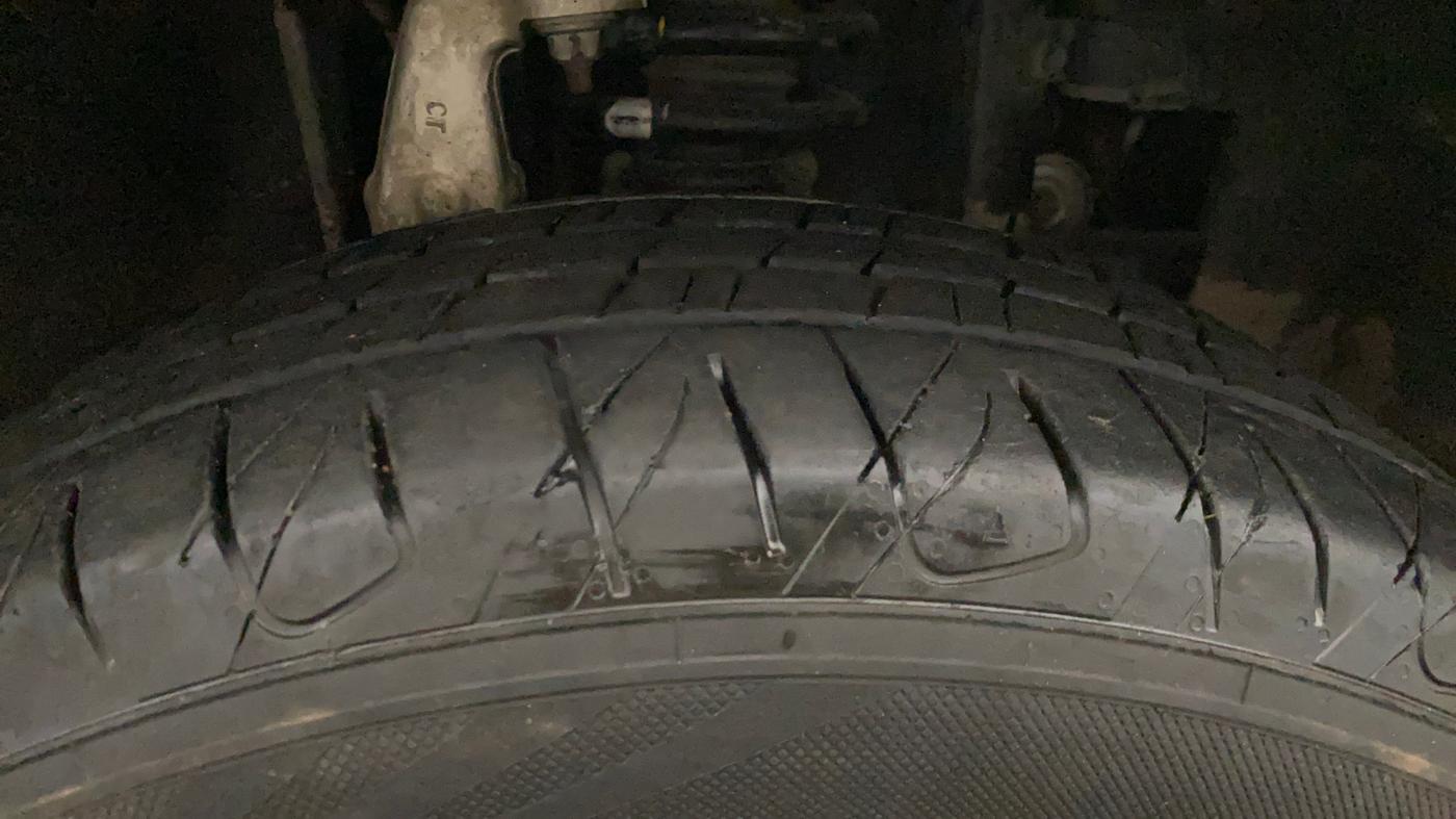 2019 Mahindra MARAZZO M6 7 STR, Diesel, Manual, 94,253 km, Right Front Tyre Tread