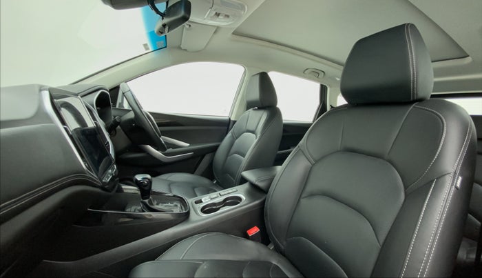 2020 MG HECTOR SHARP 1.5 DCT PETROL, Petrol, Automatic, 29,559 km, Right Side Front Door Cabin
