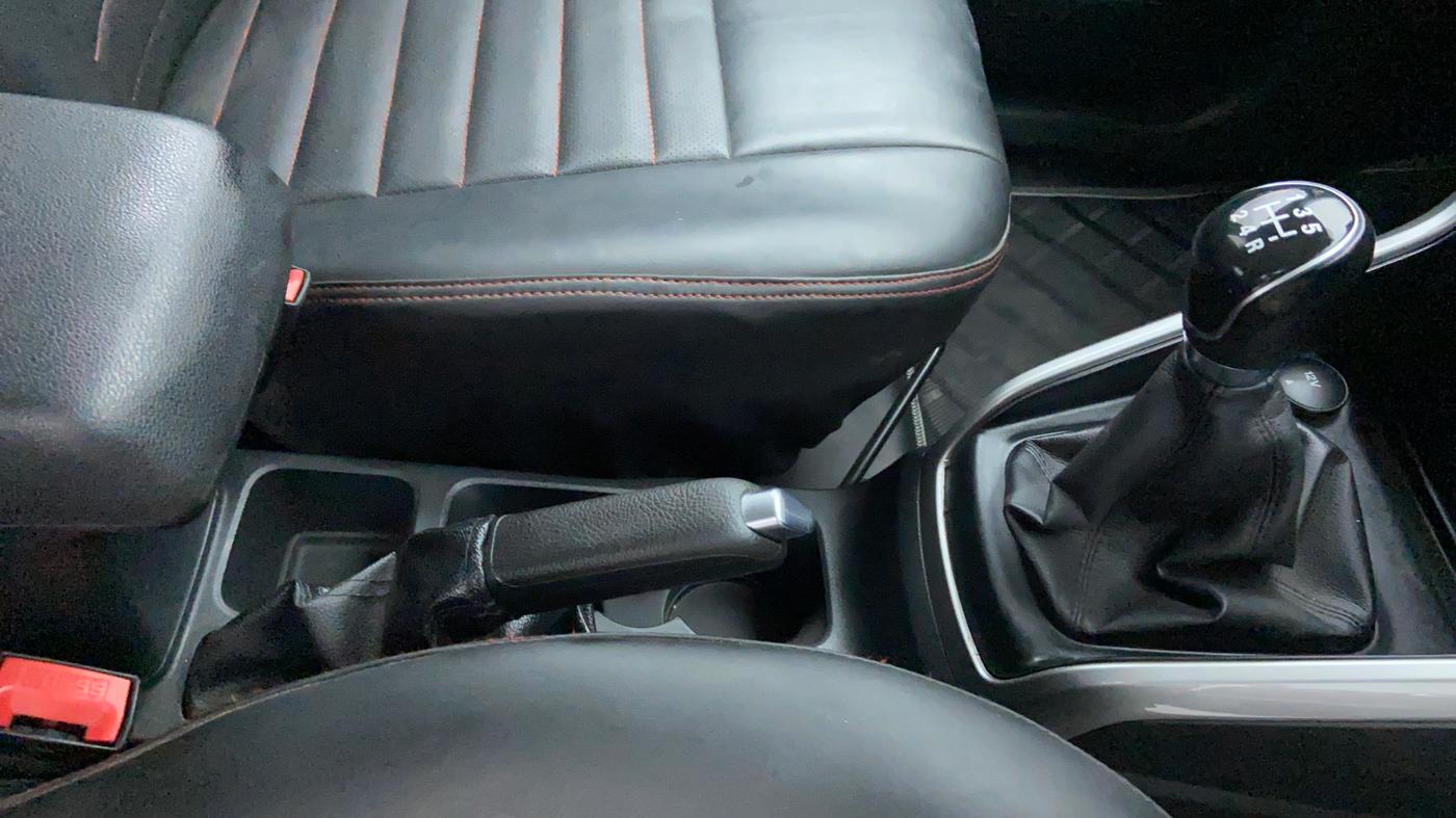 2018 Ford Ecosport 1.5TITANIUM TDCI, Diesel, Manual, 14,643 km, Gear Lever