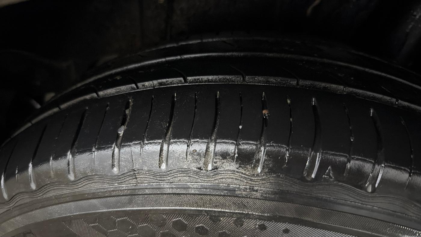 2021 Maruti Ertiga VXI CNG, CNG, Manual, 91,358 km, Left Rear Tyre Tread