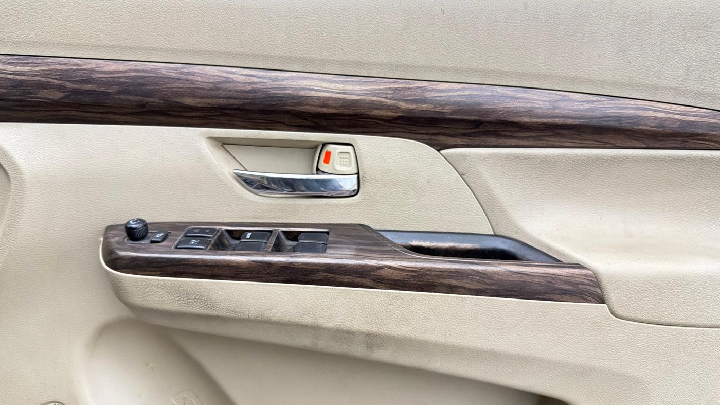 2021 Maruti Ertiga VXI CNG, CNG, Manual, 91,358 km, Driver Side Door Panels Control