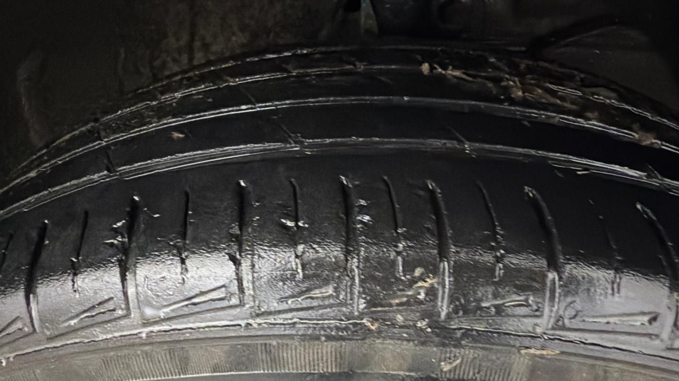2021 Maruti Ertiga VXI CNG, CNG, Manual, 91,358 km, Right Front Tyre Tread
