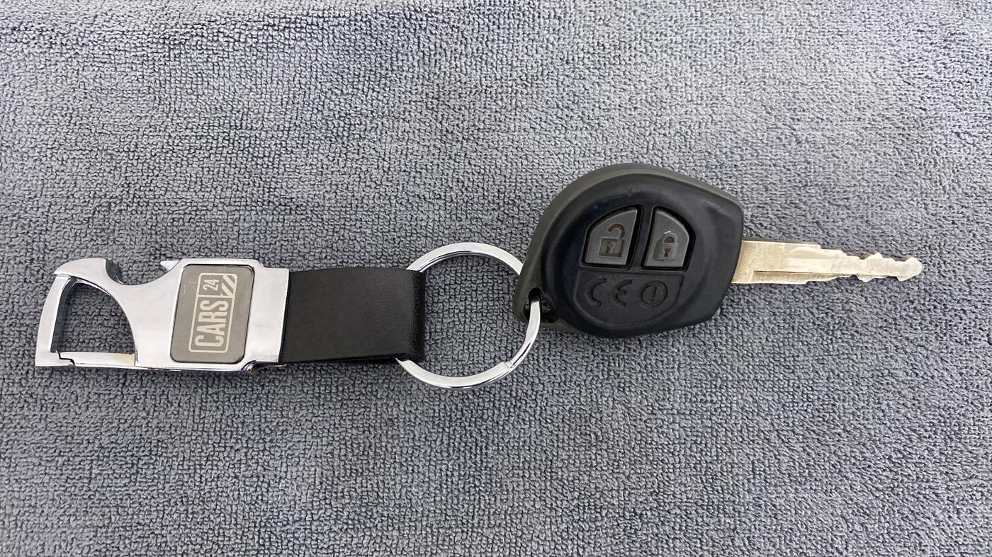 2018 Maruti Dzire VDI, Diesel, Manual, 37,751 km, Key Close Up