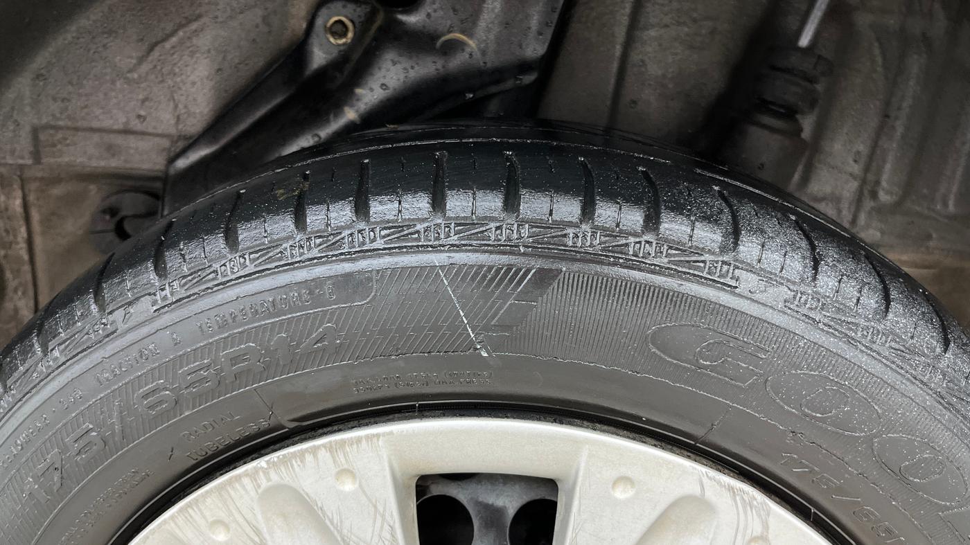 2013 Honda Brio S MT, Petrol, Manual, 35,391 km, Left Rear Tyre Tread