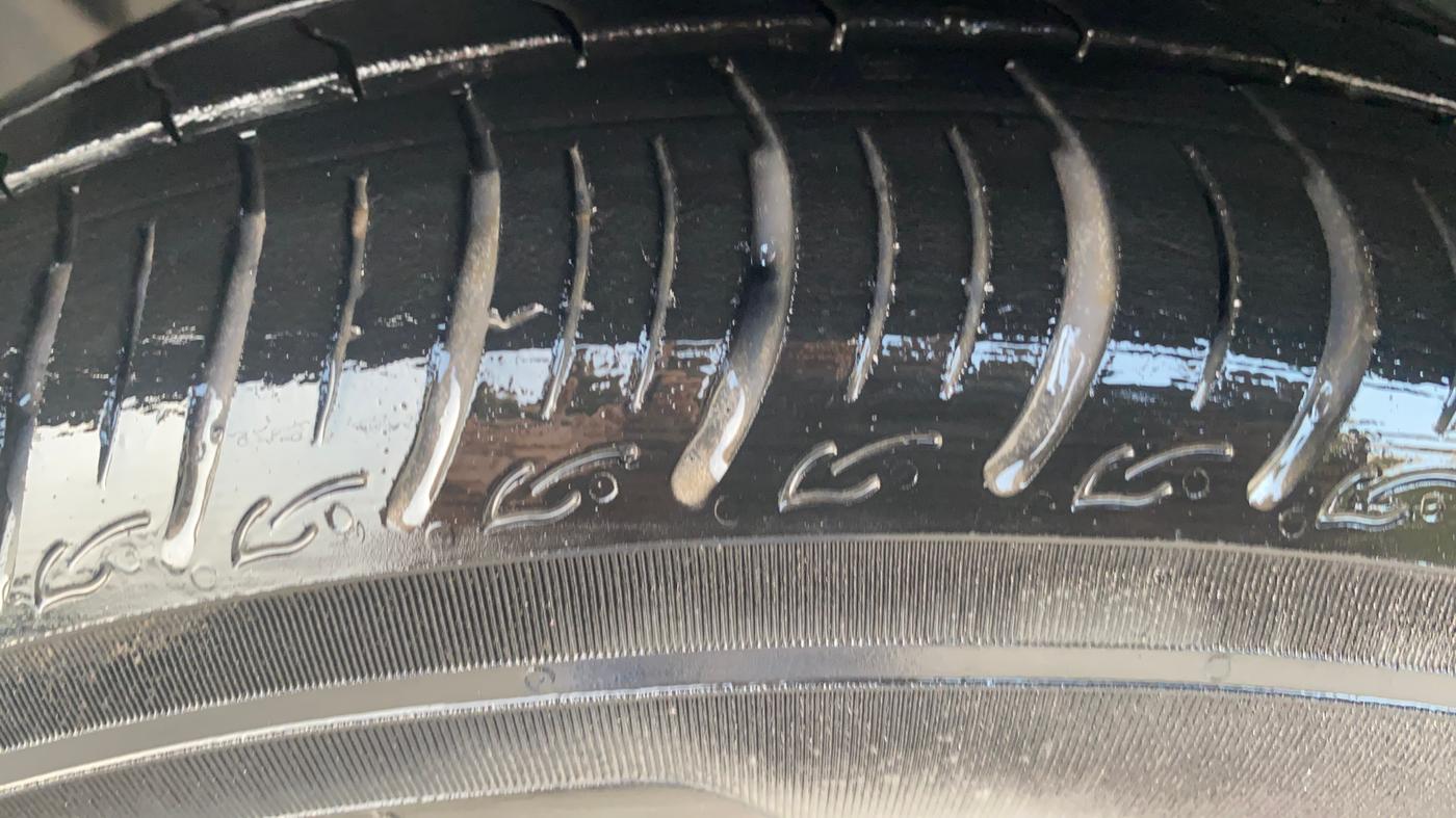 2016 Ford Figo Aspire TREND 1.2 PETROL, Petrol, Manual, 50,737 km, Left Front Tyre Tread
