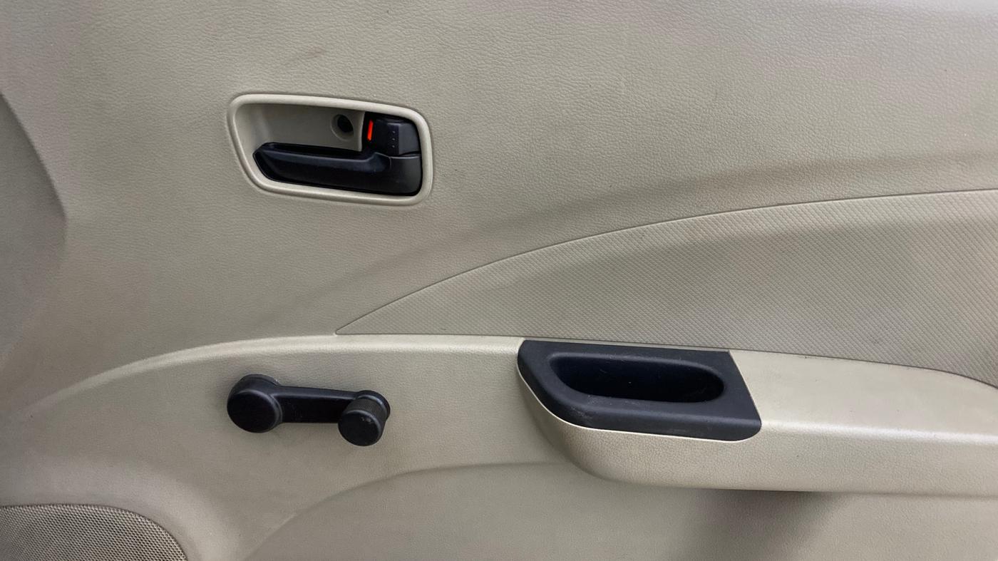 2014 Maruti Celerio LXI, Petrol, Manual, 20,190 km, Driver Side Door Panels Control