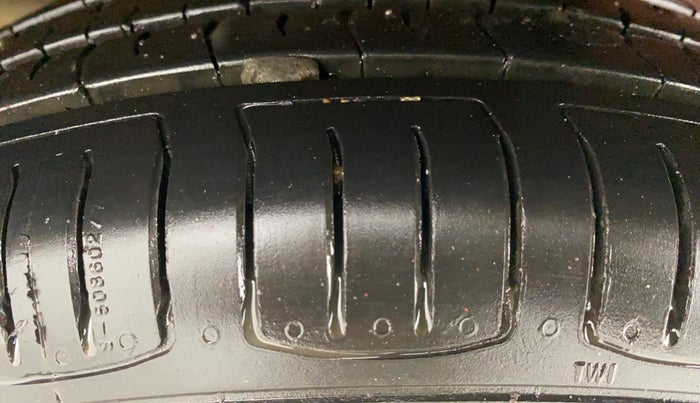 2014 Maruti Celerio VXI AMT, Petrol, Automatic, 61,845 km, Right Rear Tyre Tread