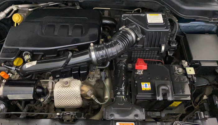 2022 Mahindra XUV300 W6 1.2 PETROL AMT, Petrol, Automatic, 44,310 km, Engine View - Left