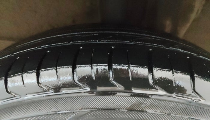 2019 Hyundai NEW SANTRO SPORTZ CNG, CNG, Manual, 99,828 km, Left Rear Tyre Tread