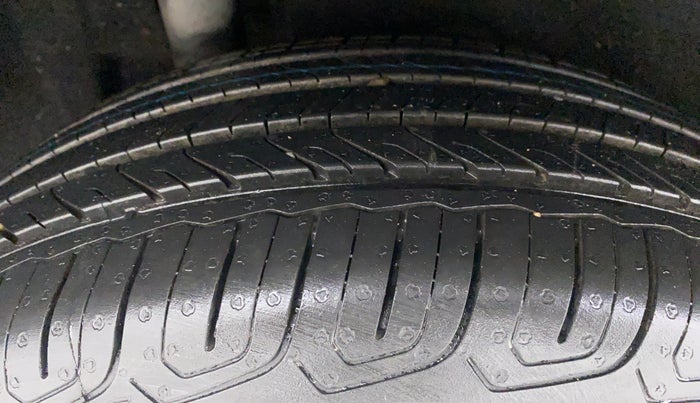 2019 Maruti Vitara Brezza ZDI AMT, Diesel, Automatic, 74,766 km, Right Rear Tyre Tread