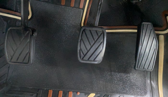 2021 Maruti New Wagon-R LXI CNG 1.0, CNG, Manual, 61,622 km, Pedals