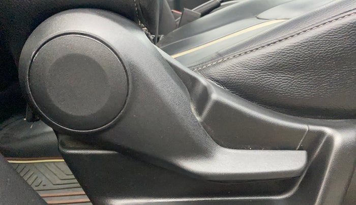 2021 Maruti New Wagon-R LXI CNG 1.0, CNG, Manual, 61,622 km, Driver Side Adjustment Panel
