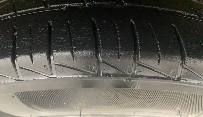 2020 Maruti Alto VXI PLUS, Petrol, Manual, 28,726 km, Right Front Tyre Tread