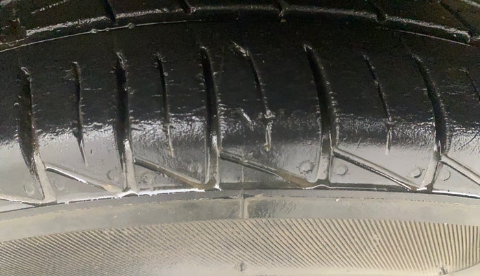 2020 Maruti Alto VXI PLUS, Petrol, Manual, 28,726 km, Left Front Tyre Tread