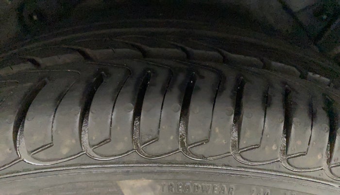 2015 Hyundai New Elantra 1.8 SX AT VTVT, Petrol, Automatic, 69,431 km, Right Rear Tyre Tread