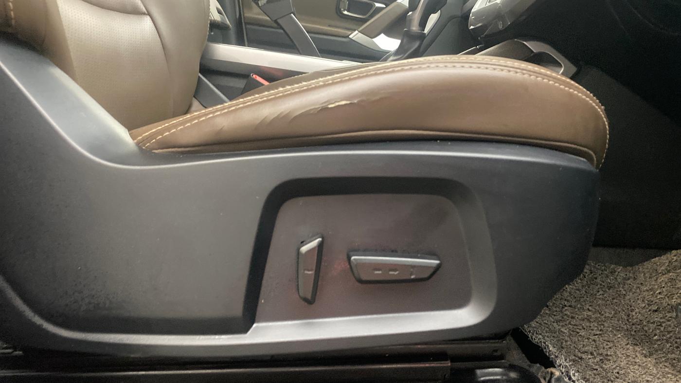 2020 Tata Harrier XZA PLUS 2.0L DUAL TONE, Diesel, Automatic, 64,390 km, Driver Side Adjustment Panel