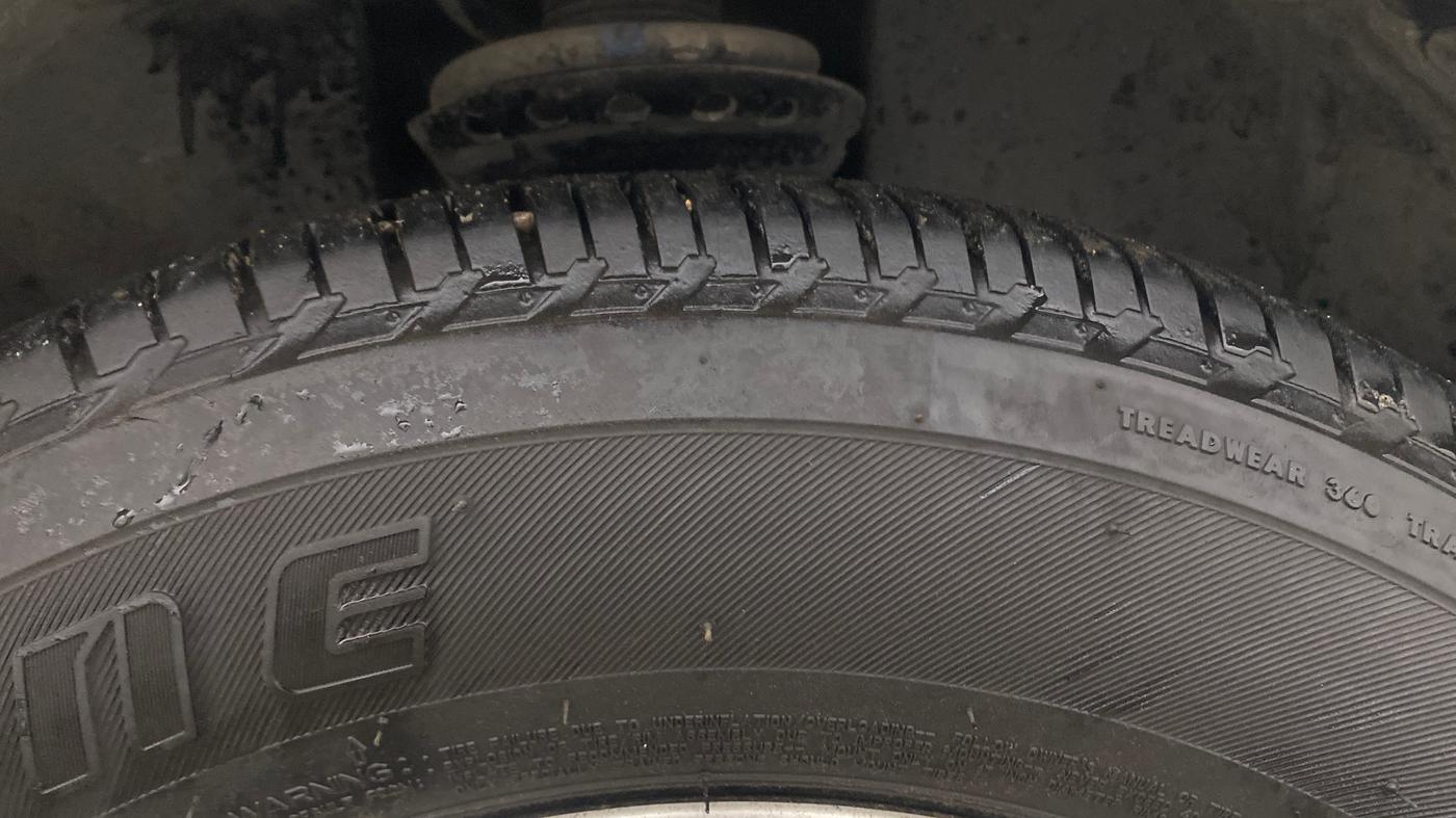 2020 Tata Harrier XZA PLUS 2.0L DUAL TONE, Diesel, Automatic, 64,390 km, Right Front Tyre Tread