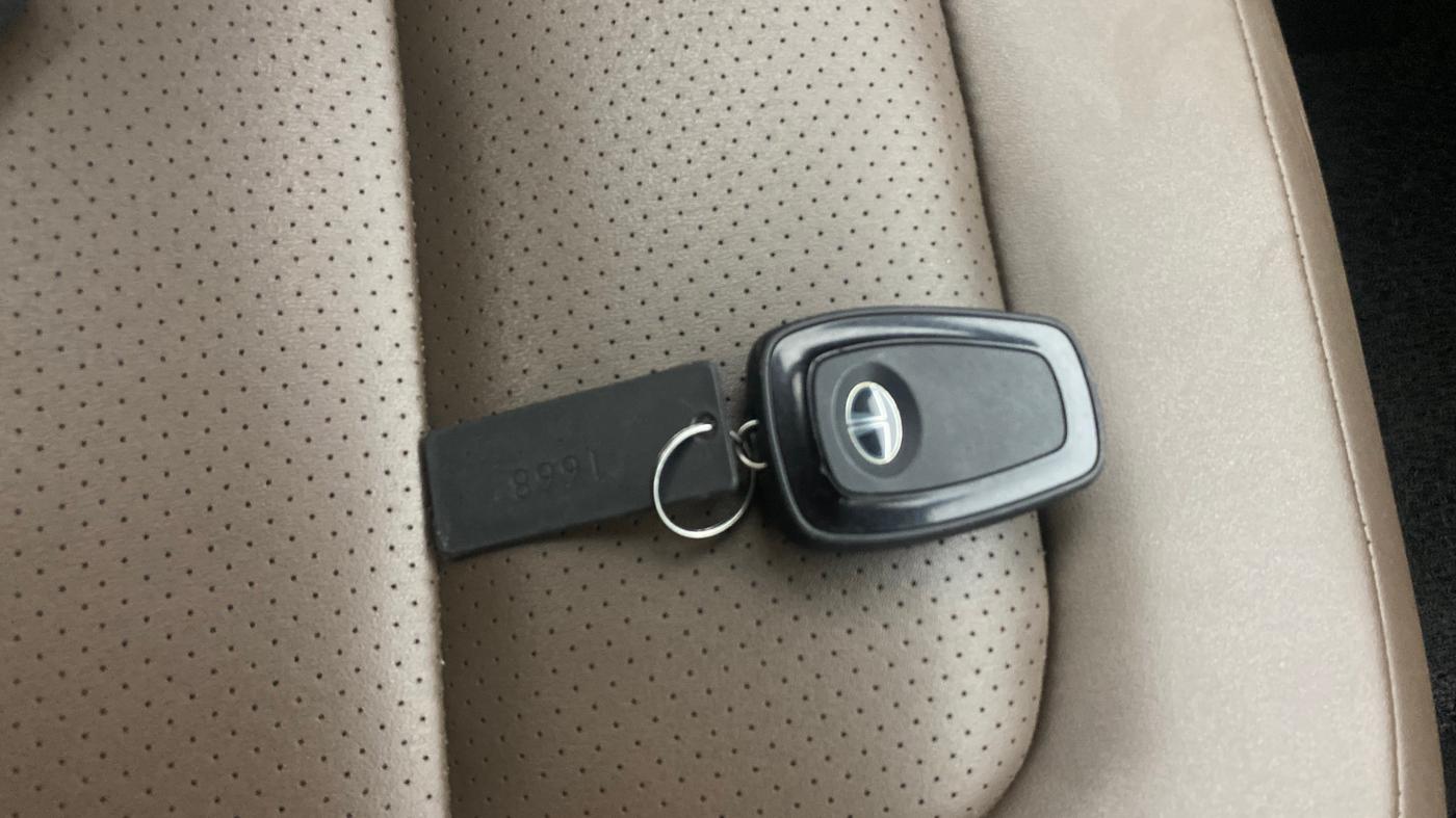2020 Tata Harrier XZA PLUS 2.0L DUAL TONE, Diesel, Automatic, 64,390 km, Key Close Up