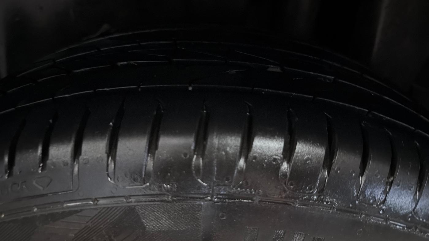 2021 Maruti Ciaz DELTA 1.5 SHVS MT PETROL, Petrol, Manual, 65,182 km, Left Rear Tyre Tread