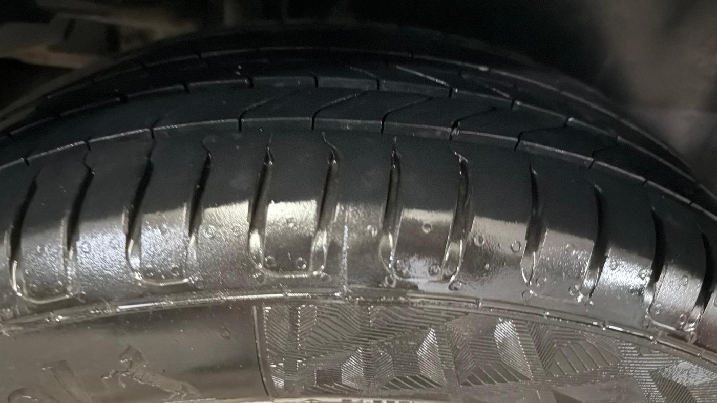 2021 Maruti Ciaz DELTA 1.5 SHVS MT PETROL, Petrol, Manual, 65,182 km, Right Rear Tyre Tread