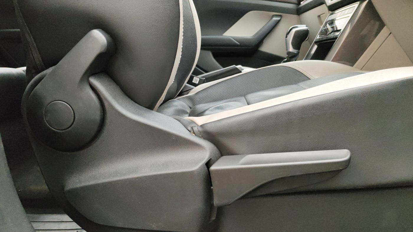 2021 Volkswagen TAIGUN TOPLINE 1.0 TSI AT, Petrol, Automatic, 1,04,202 km, Driver Side Adjustment Panel
