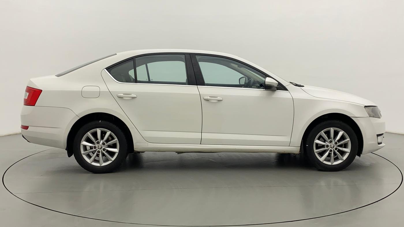 2015 Skoda Octavia AMBITION 2.0 TDI CR, Diesel, Manual, 75,318 km, Right Side View